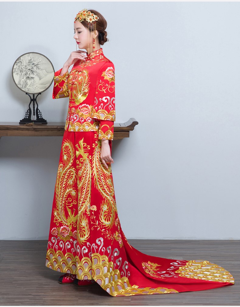 時尚中國風(fēng)拖尾中式禮服，金線刺繡新娘禮服