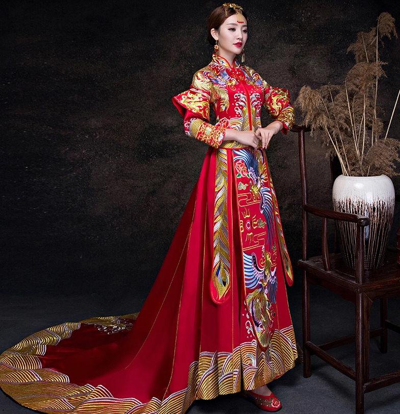 奢華大拖尾中式禮服，古典中式新娘禮服嫁衣