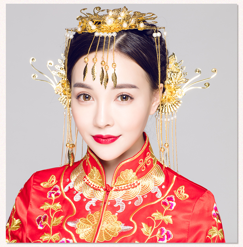 步搖古典造型新娘頭飾，金色花枝高貴發飾