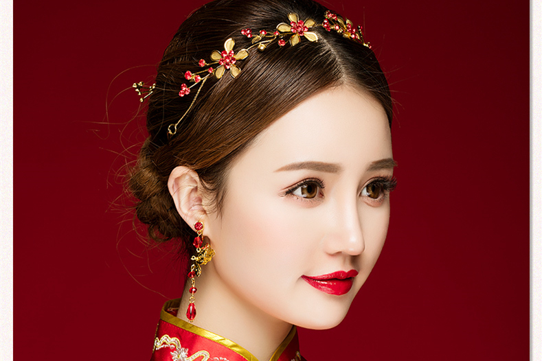 小巧中式敬酒禮服頭飾，金與紅水晶的搭配