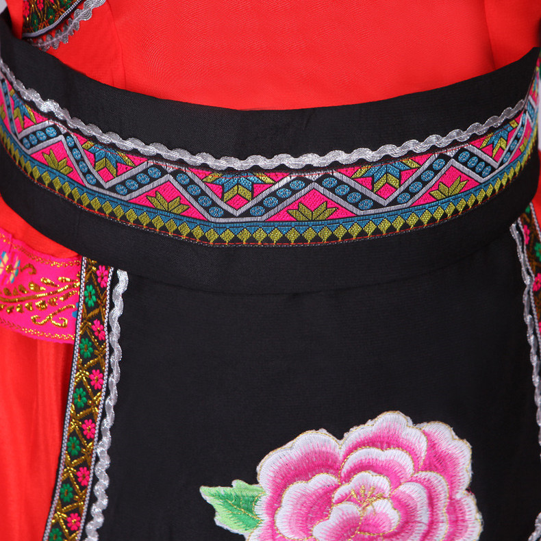 手工刺繡牡丹花廣西壯族少數民族服裝