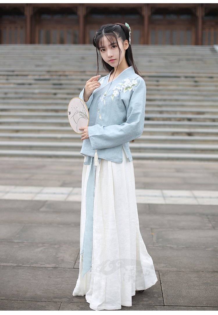 繡花漢服漢元素交領古裝美女圖片