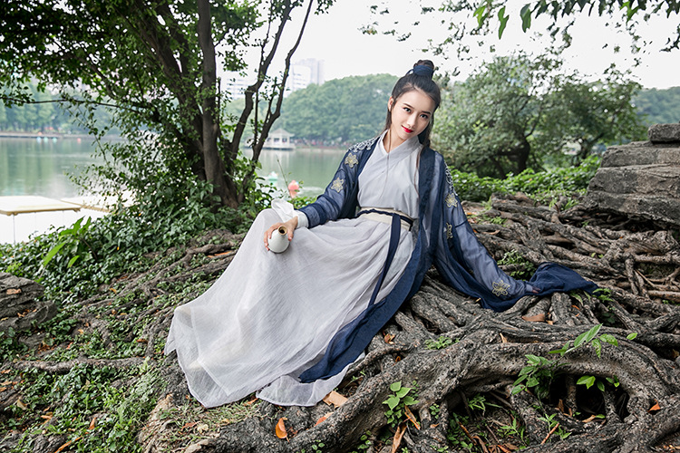 中國風大袖衫漢元素漢服古裝美女圖片