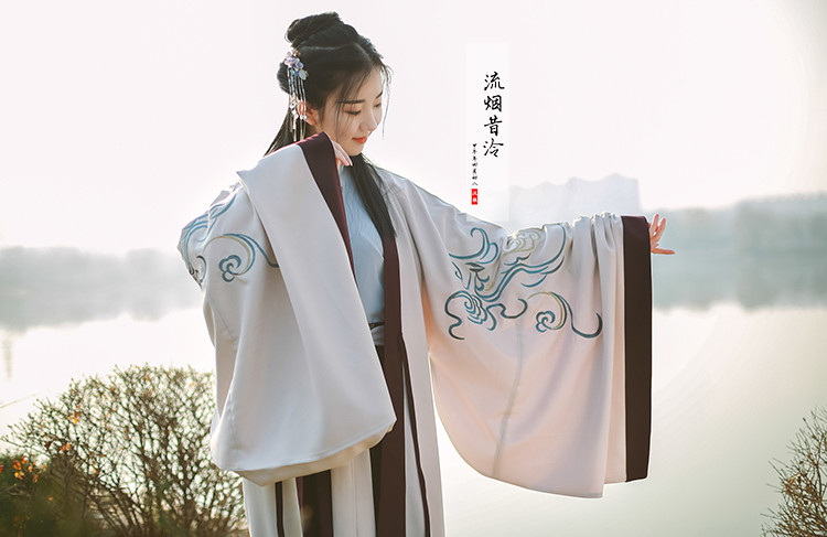 傳統(tǒng)漢服男女鶴氅衣裳繡花刺繡【長(zhǎng)恭】