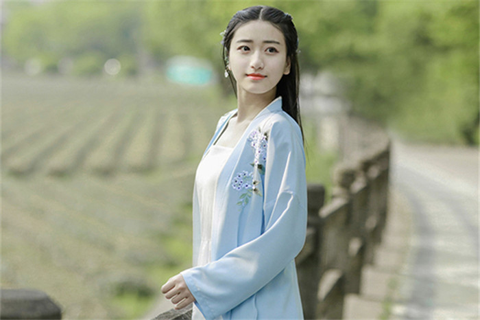  中國風設計刺繡漢元素長款褙子
