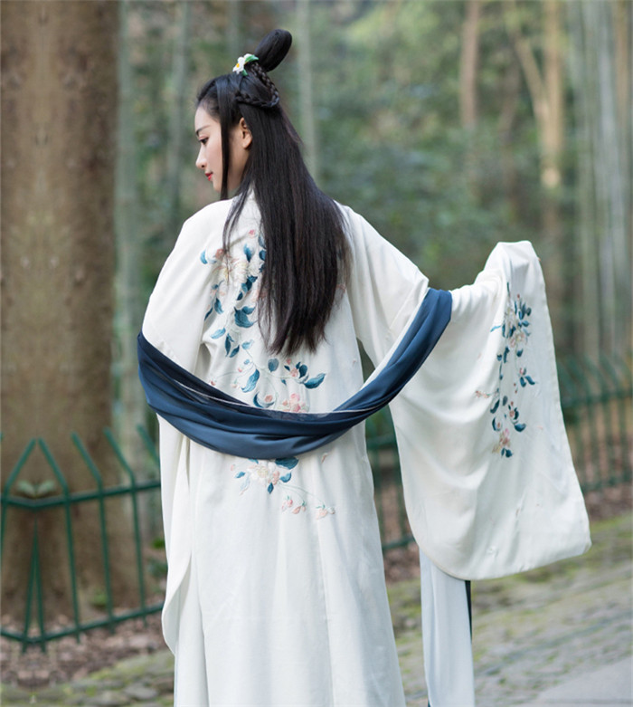 中國風傳統漢服女裝大袖衫繡花上衣
