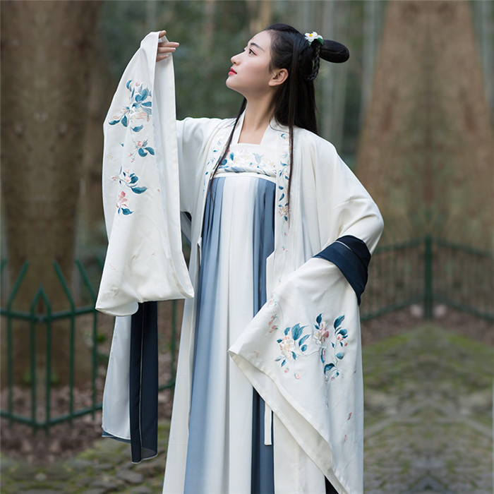 中國風傳統漢服女裝大袖衫繡花上衣