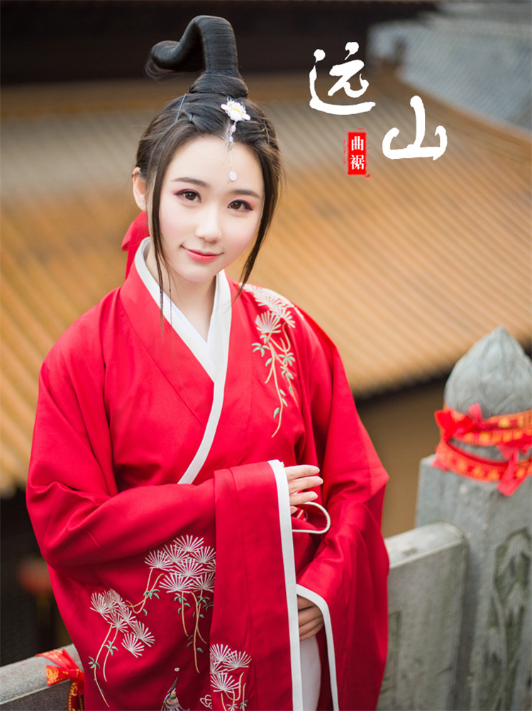 傳統正規漢服紅色繡花曲裾