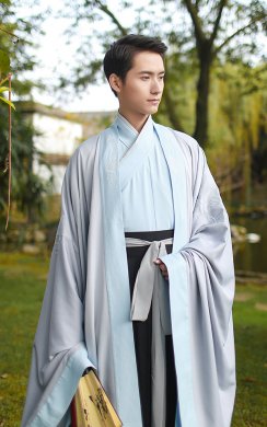 傳統漢服繡花上衣下裳大氅