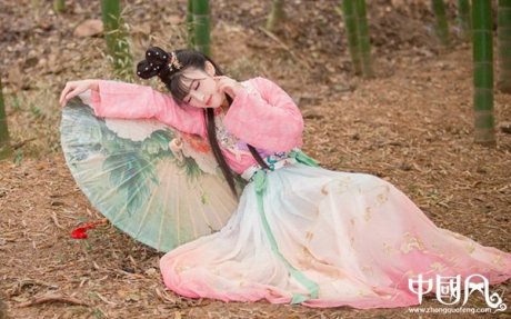 傳統漢服  大裙擺繡花大袖衫對襟齊腰襦裙
