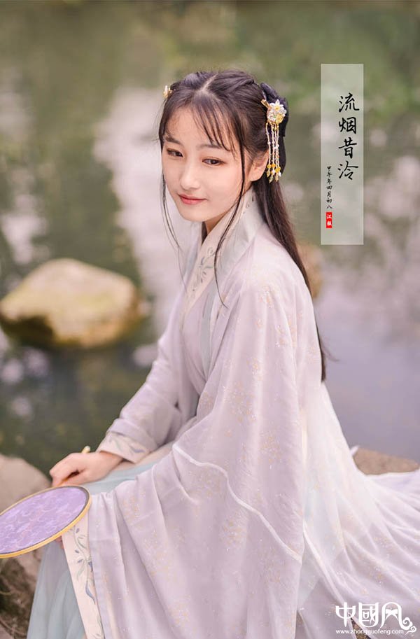 繡花交領襦裙大袖衫漢服