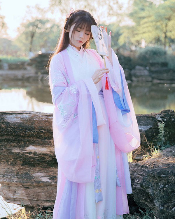 漢服 魏晉交領襦裙三重齊腰襦裙刺繡大袖衫