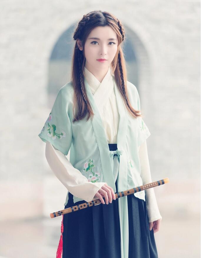 古風女繡花交領齊腰襦裙古裝圖片