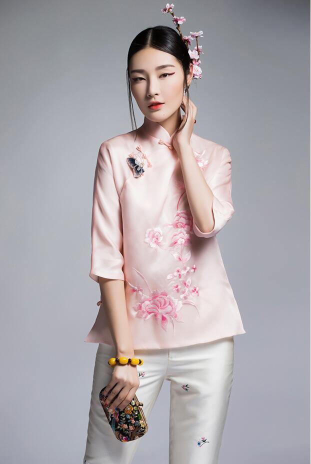 中國風(fēng)復(fù)古七分袖真絲刺繡改良唐裝女