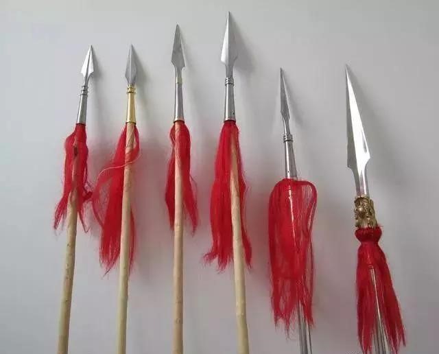為何古人要在槍上裝個紅纓？了解紅纓槍兵器
