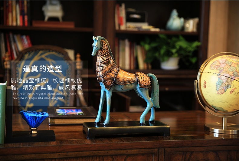 威風凜凜，鎧甲鐵騎馬型鐵藝工藝品