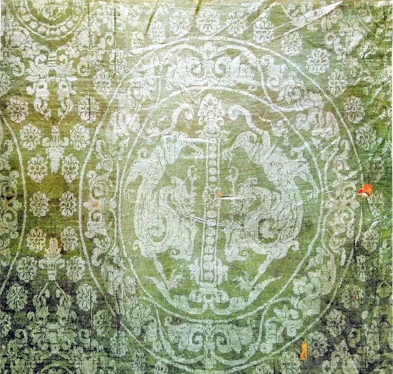 最華麗的傳統花布，《源氏物語》的中國絲織品