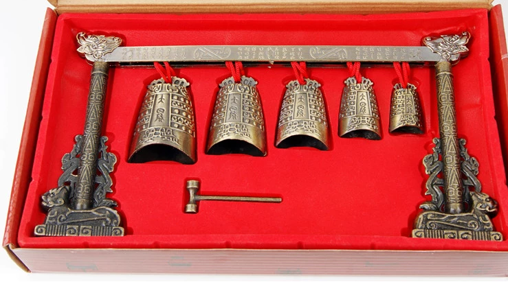 特色中國風古典仿古編鐘，青銅器裝飾樂器擺件