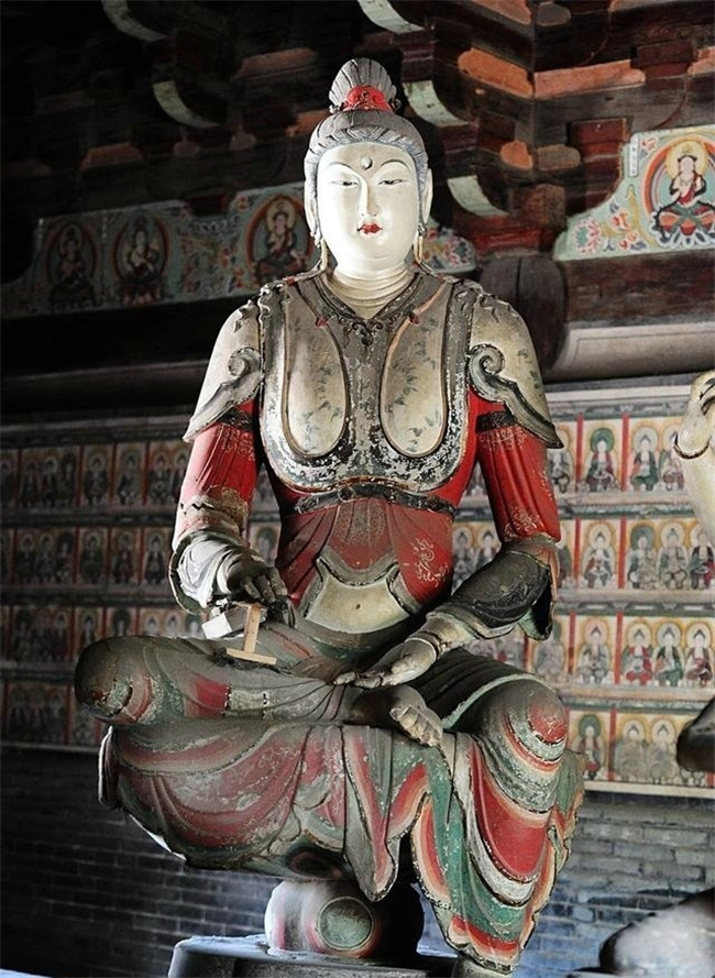 平遙鎮國古寺華美彩塑