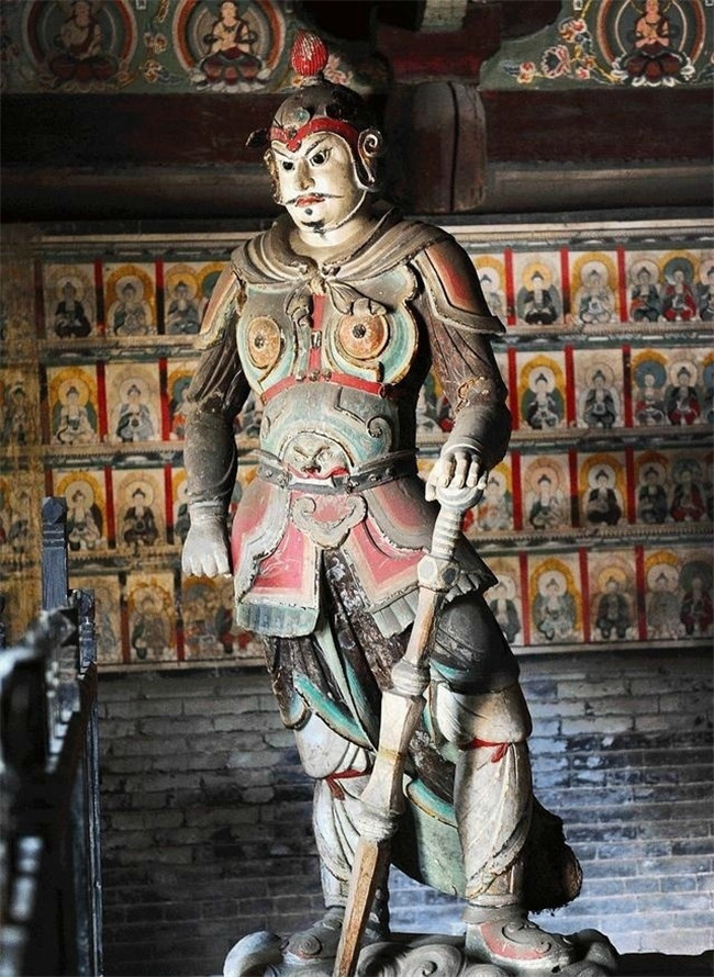 平遙鎮國古寺華美彩塑