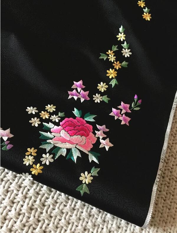 傳統黑色真絲手工刺繡提花布