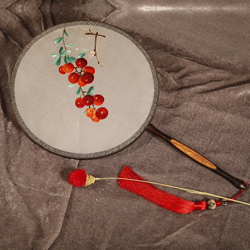 五款古典優雅刺繡團扇：一襲古風韻味飄揚