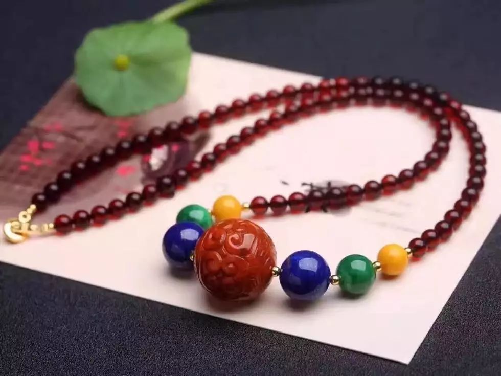 迷戀的紅，南紅手串之美！