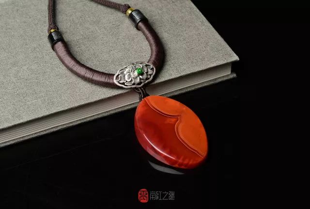 迷戀的紅，南紅手串之美！