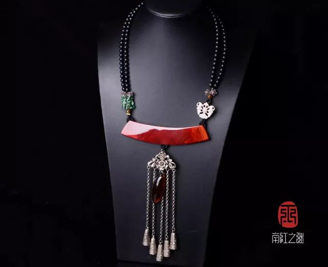 迷戀的紅，南紅手串之美！