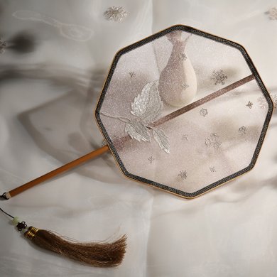 古典白色雪花團扇，中國風繡花宮扇扇子