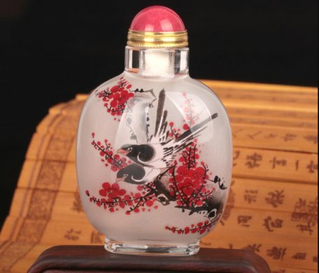 內畫鼻煙壺，壺中天地間掌心中國美