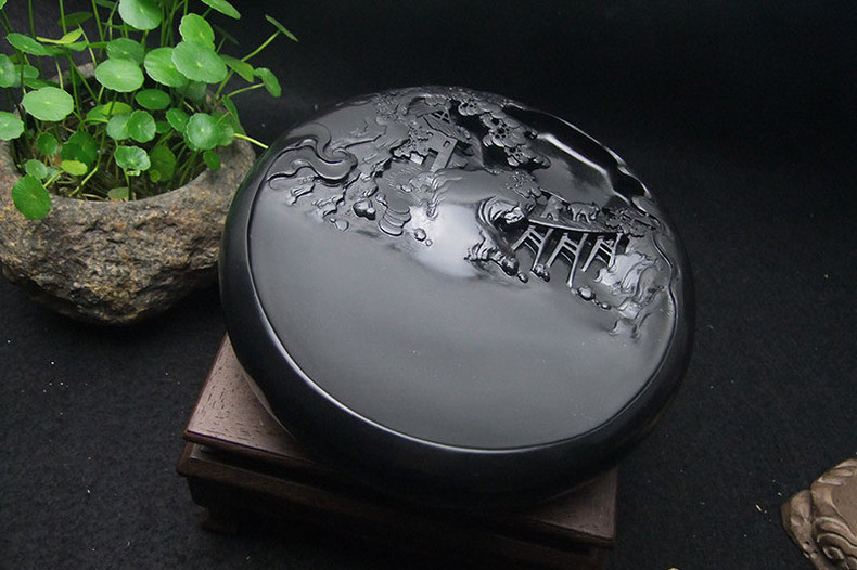歙硯雕刻精致山水硯臺，精品老坑龍尾硯