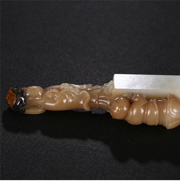 童子拜觀音白玉印章，立體圓雕和田玉手把件