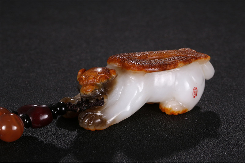 神獸飛虎手把件掛件，天然白玉手玩件玉石小擺