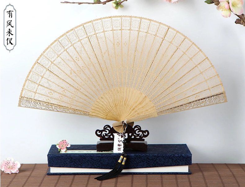 中國風鏤空雕花古風工藝香木折扇