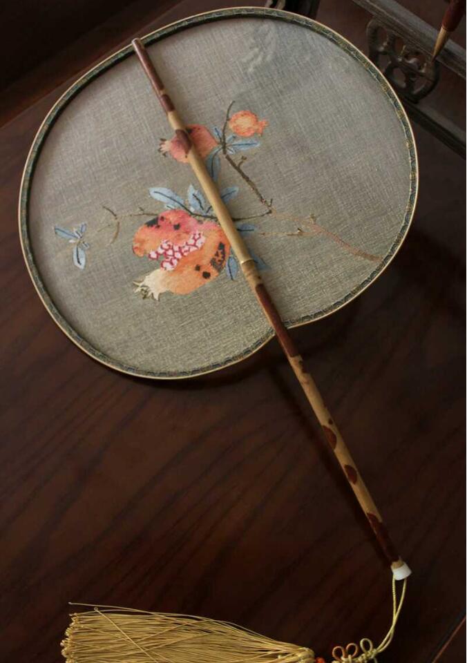 中國風湘妃竹柄緙絲宮扇