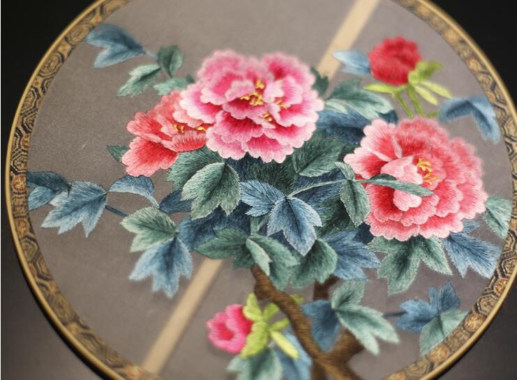中國風(fēng)刺繡真絲團(tuán)扇