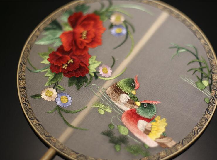 中國風刺繡真絲宮扇