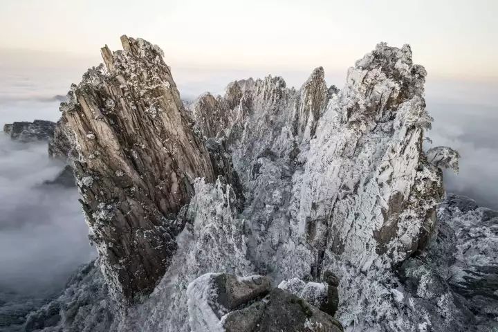 雪后黃山風景宛如人間仙境，舞一曲雪中霓裳羽
