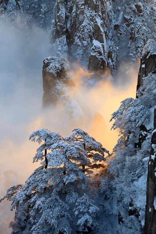 雪后黃山風景宛如人間仙境，舞一曲雪中霓裳羽