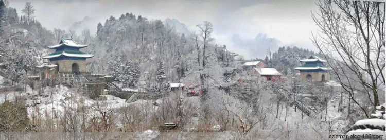 武當(dāng)山千里冰封萬(wàn)里雪飄