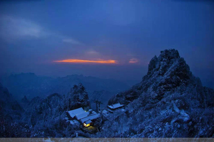 武當山千里冰封萬里雪飄