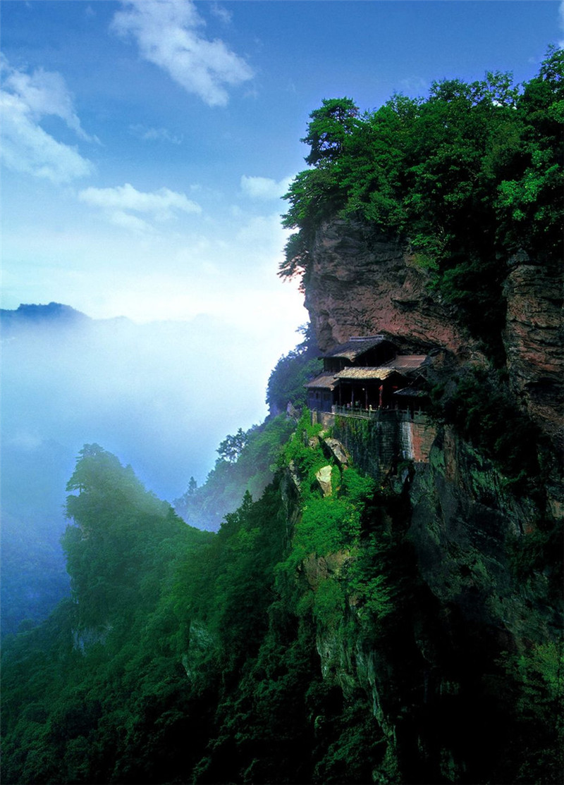 夏日的五岳之冠武當山