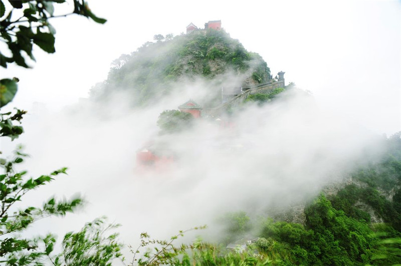 夏日的五岳之冠武當山
