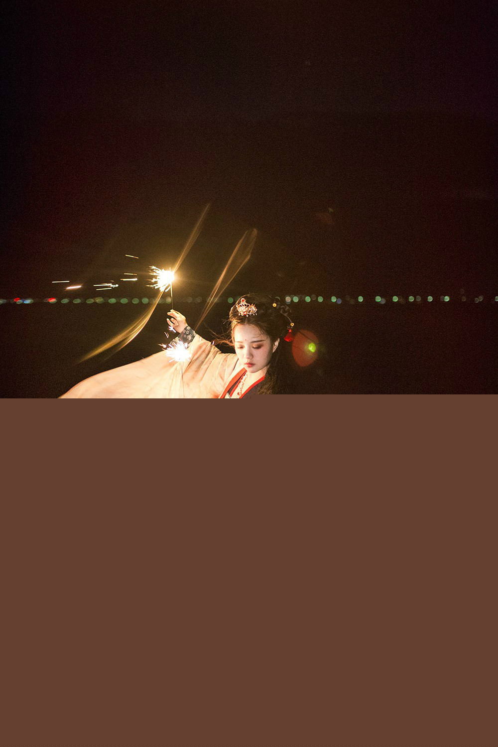 星空下翩翩起舞的古裝女子攝影