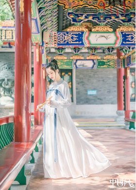 樸素優雅的古裝漢服女子攝影