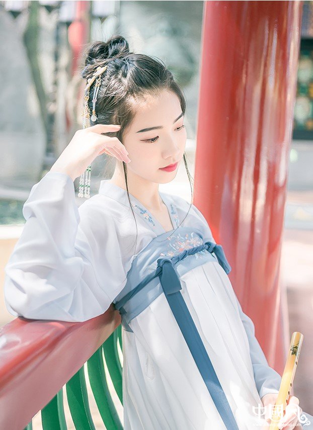 樸素優雅的古裝漢服女子攝影