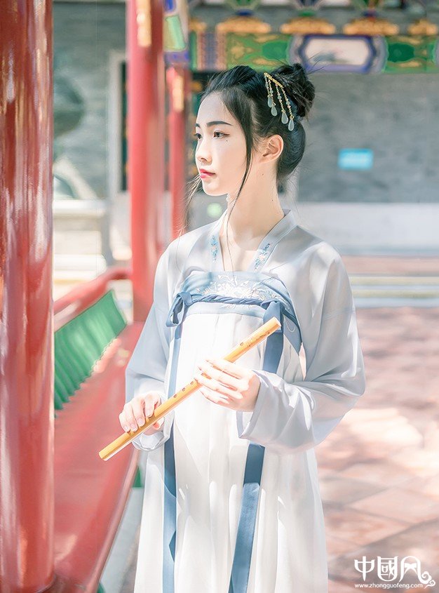 樸素優雅的古裝漢服女子攝影