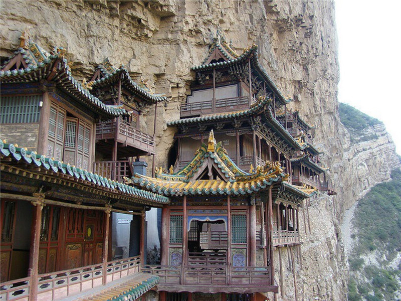 懸空寺半天高，三根馬尾空中吊