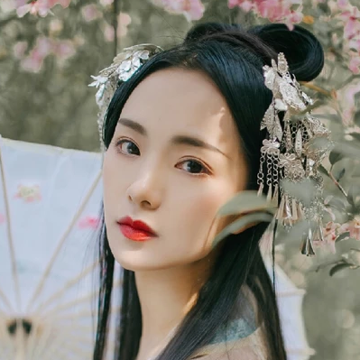 花香滿溢女生頭像，唯美古風真人頭像